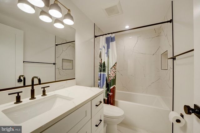 4244 ALTON PL NW, Washington, DC 20016