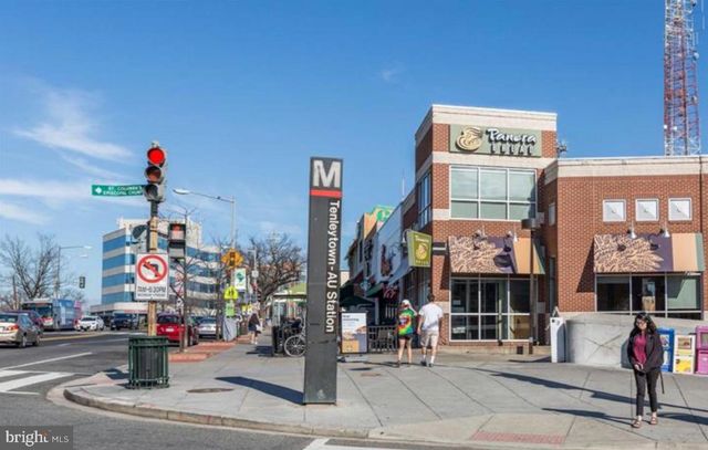 4244 ALTON PL NW, Washington, DC 20016