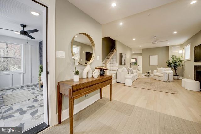 4244 ALTON PL NW, Washington, DC 20016