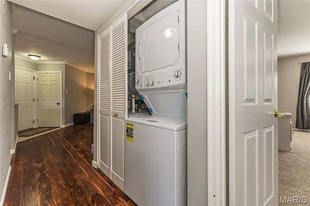 703 Sugar Glen Drive 4, St Peters, MO 63376