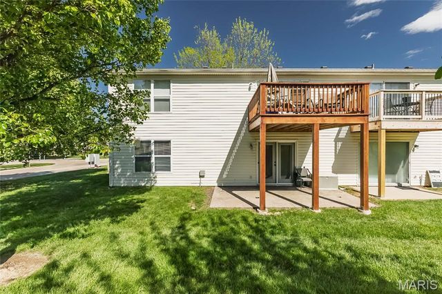 703 Sugar Glen Drive 4, St Peters, MO 63376