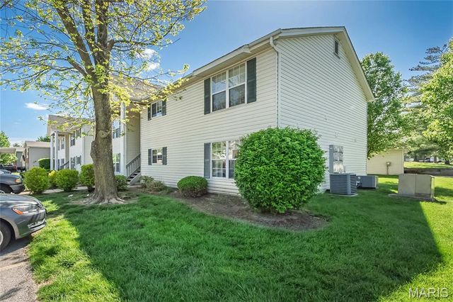 703 Sugar Glen Drive 4, St Peters, MO 63376