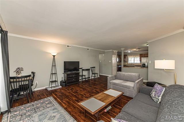 703 Sugar Glen Drive 4, St Peters, MO 63376