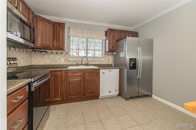 703 Sugar Glen Drive 4, St Peters, MO 63376