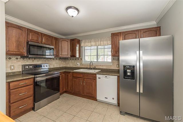 703 Sugar Glen Drive 4, St Peters, MO 63376