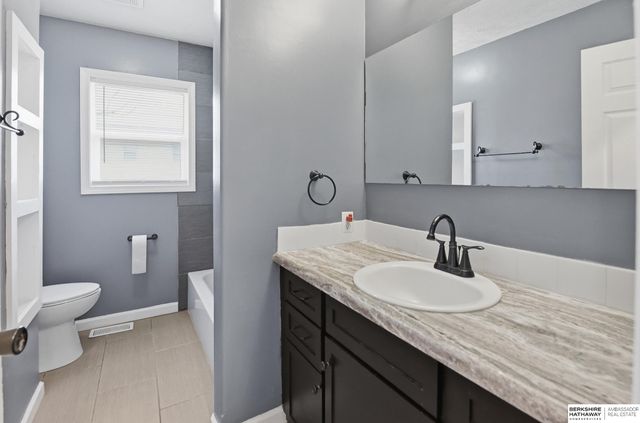 3005 N 95th Street, Omaha, NE 68134