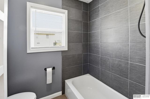 3005 N 95th Street, Omaha, NE 68134