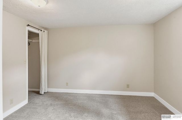 3005 N 95th Street, Omaha, NE 68134