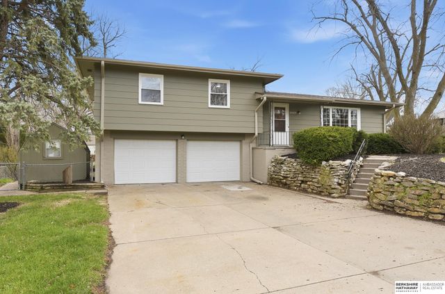 3005 N 95th Street, Omaha, NE 68134