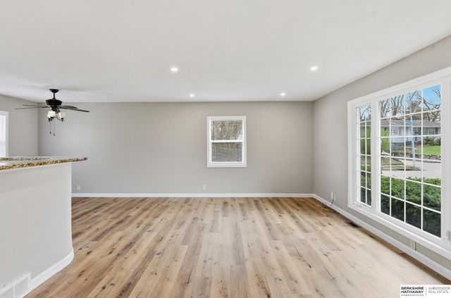 3005 N 95th Street, Omaha, NE 68134