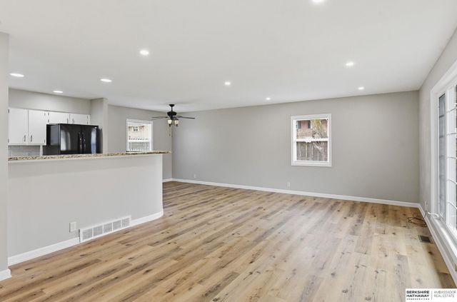 3005 N 95th Street, Omaha, NE 68134