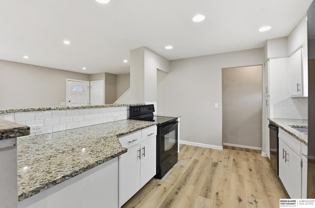 3005 N 95th Street, Omaha, NE 68134