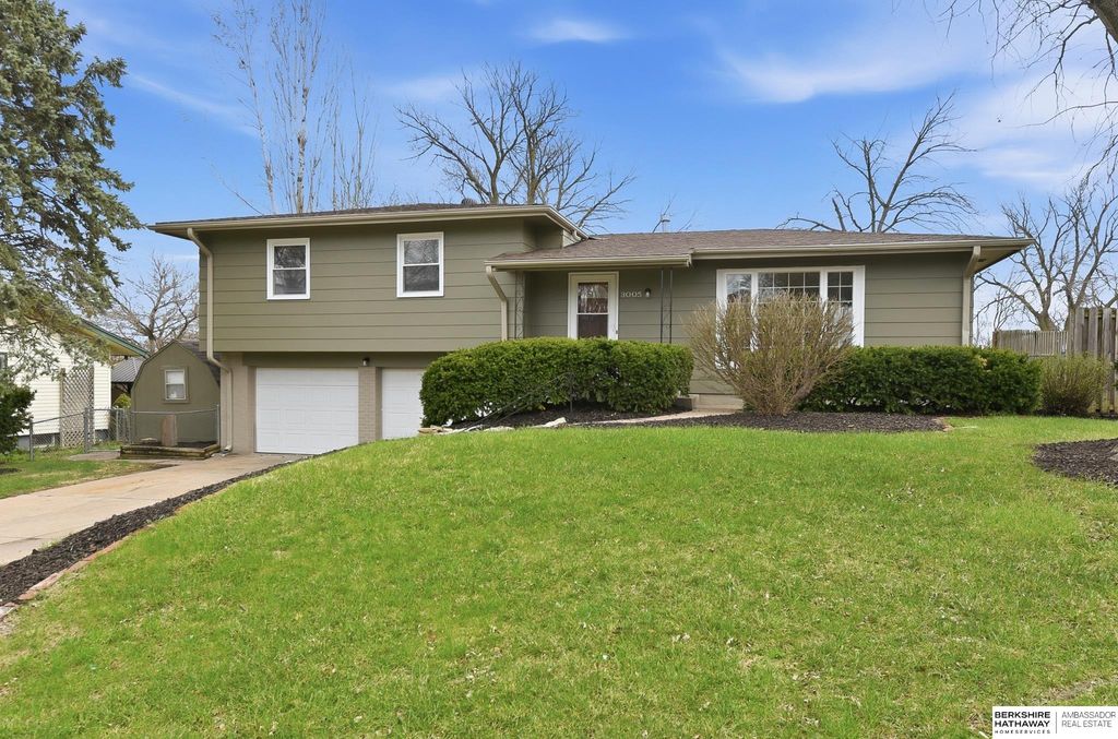3005 N 95th Street, Omaha, NE 68134