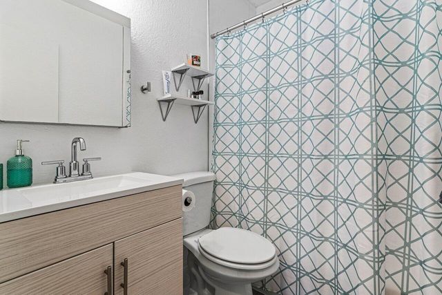 123 NW 6th Avenue, Delray Beach, FL 33444