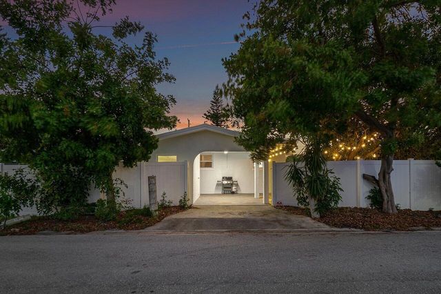 123 NW 6th Avenue, Delray Beach, FL 33444