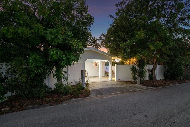 123 NW 6th Avenue, Delray Beach, FL 33444