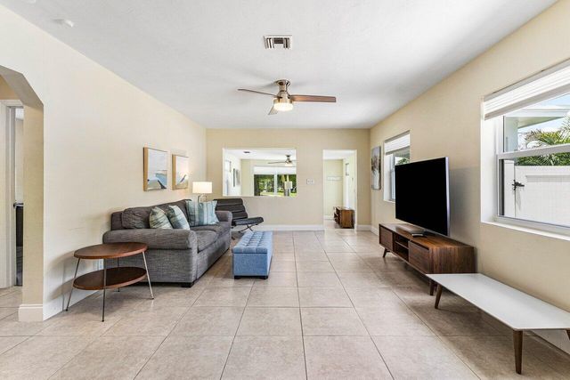123 NW 6th Avenue, Delray Beach, FL 33444