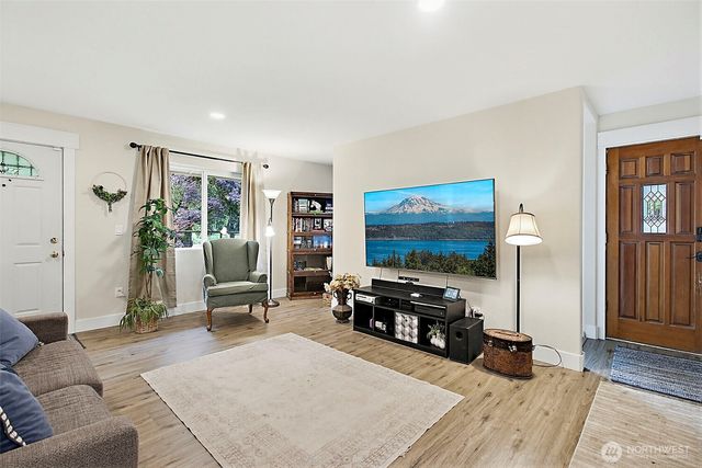16624 SE 240th Street, Kent, WA 98042