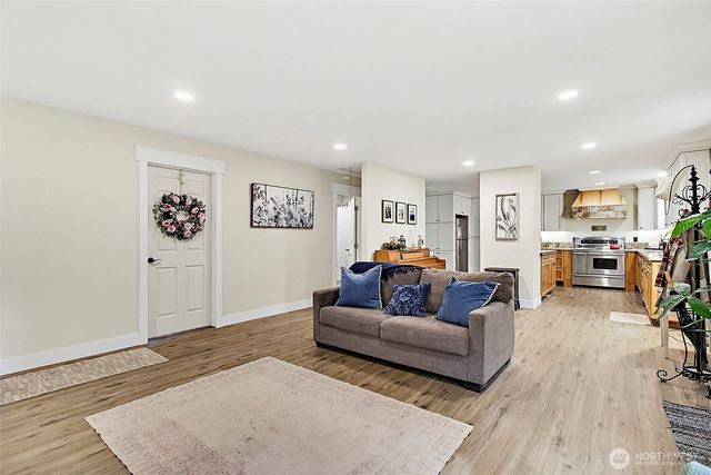 16624 SE 240th Street, Kent, WA 98042