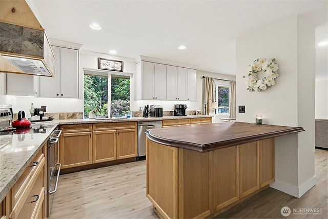 16624 SE 240th Street, Kent, WA 98042