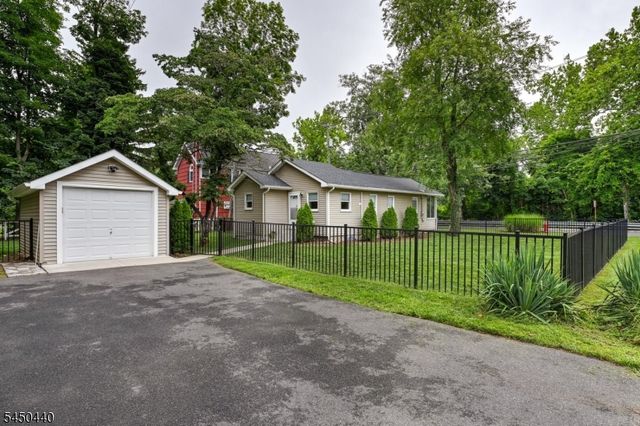 87 Doty Rd, Oakland Boro, NJ 07436