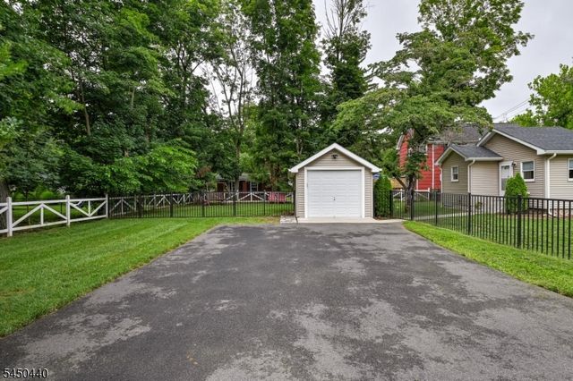 87 Doty Rd, Oakland Boro, NJ 07436