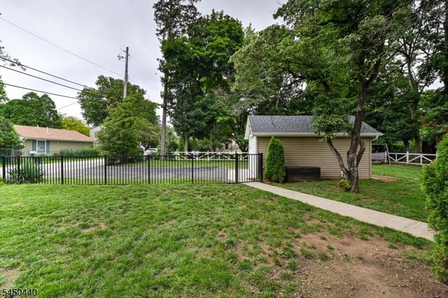 87 Doty Rd, Oakland Boro, NJ 07436