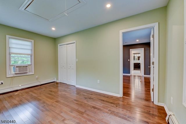 87 Doty Rd, Oakland Boro, NJ 07436