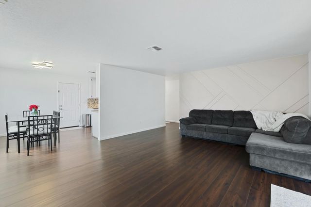 1208 Guiseppe Ln, Modesto, CA 95355