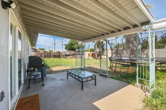 1208 Guiseppe Ln, Modesto, CA 95355