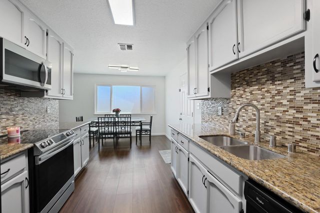 1208 Guiseppe Ln, Modesto, CA 95355