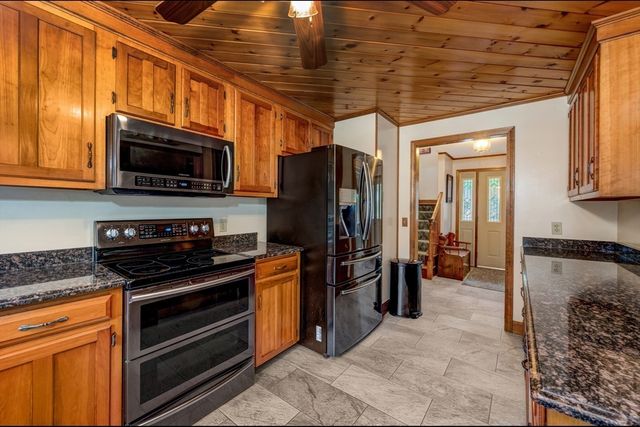 2060 Maple Street, Dighton, MA 02764