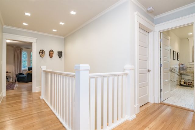 9 Harkness Rd, Pelham, MA 01002