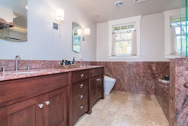 9 Harkness Rd, Pelham, MA 01002