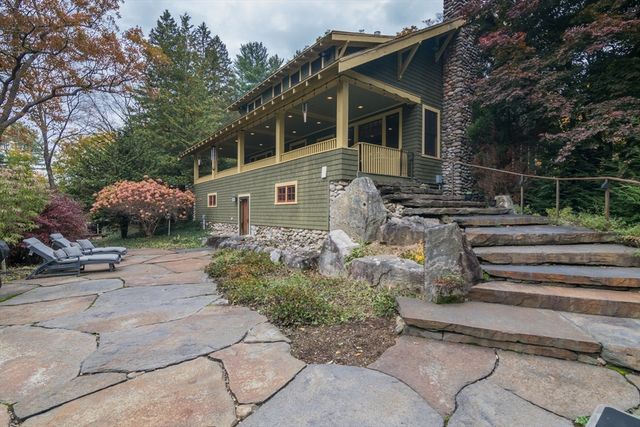 9 Harkness Rd, Pelham, MA 01002