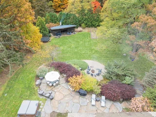 9 Harkness Rd, Pelham, MA 01002