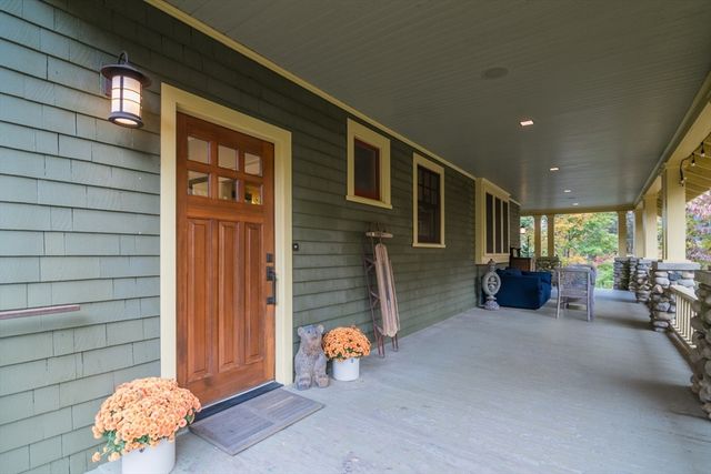 9 Harkness Rd, Pelham, MA 01002