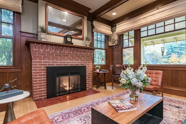 9 Harkness Rd, Pelham, MA 01002