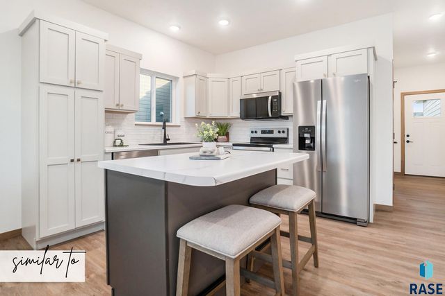 9208 W Counsel St Street, Sioux Falls, SD 57106