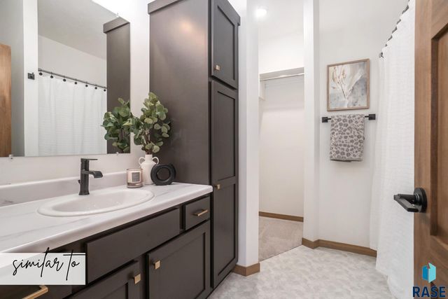 9208 W Counsel St Street, Sioux Falls, SD 57106