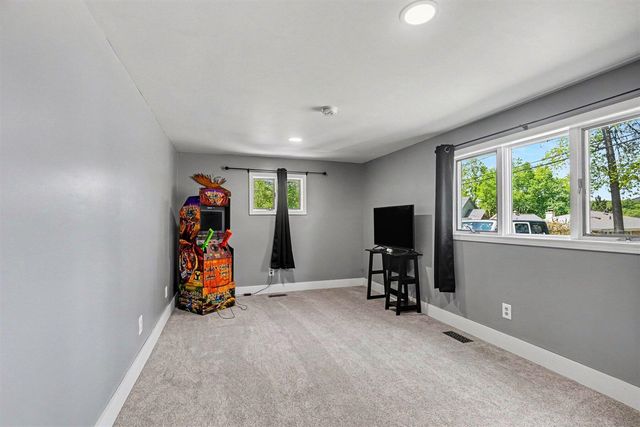 290 Carpenter Drive, Battle Creek, MI 49017
