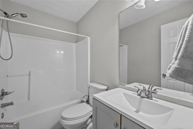105 Laurel Lane, Social Circle, GA 30025