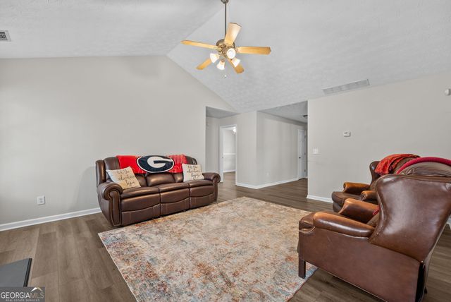 105 Laurel Lane, Social Circle, GA 30025