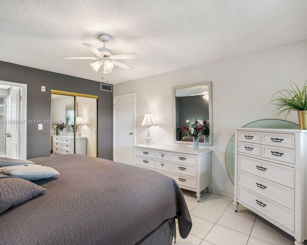 4706 NW 36th St 507, Lauderdale Lakes, FL 33319