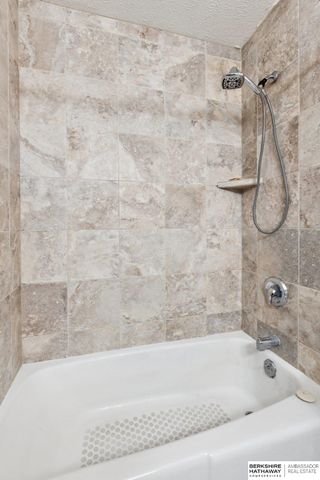 15334 Polk Circle, Omaha, NE 68137