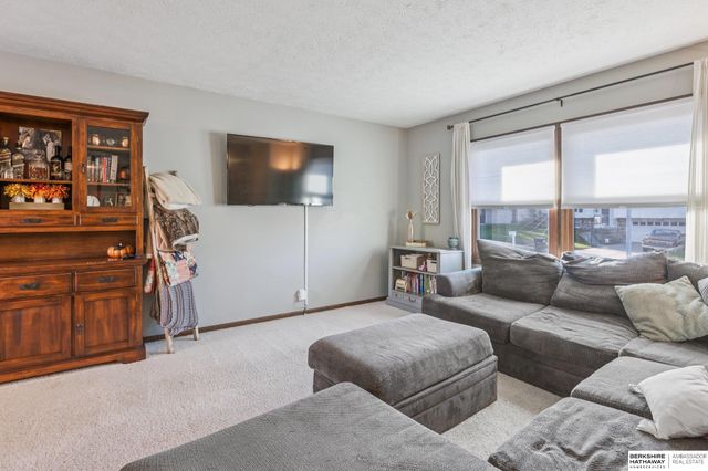 15334 Polk Circle, Omaha, NE 68137