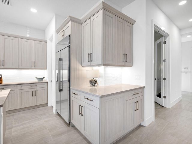 8043 WATERBEND TRAIL, Sarasota, FL 34240