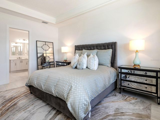 8043 WATERBEND TRAIL, Sarasota, FL 34240