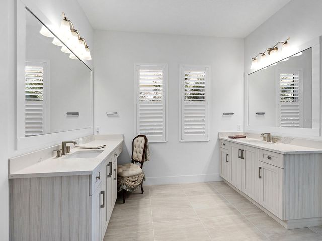 8043 WATERBEND TRAIL, Sarasota, FL 34240