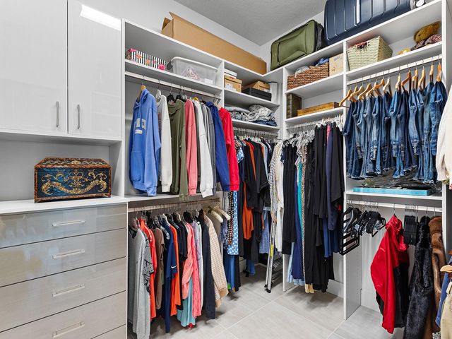 8043 WATERBEND TRAIL, Sarasota, FL 34240